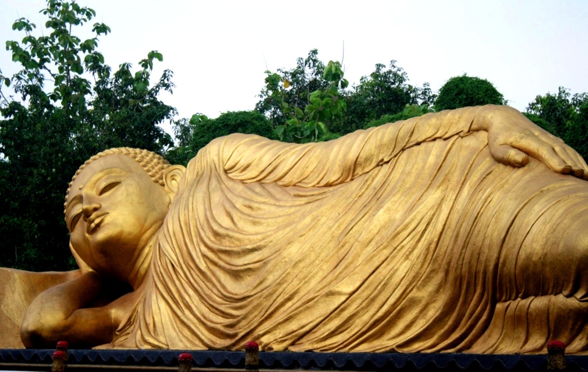 Patung Buddha Tidur Majapahit